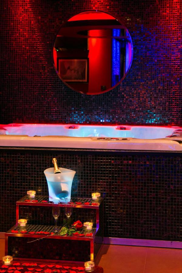 טולוז L'Insolite Spa Privatif "Suite Luxueuse-Jacuzzi" מראה חיצוני תמונה
